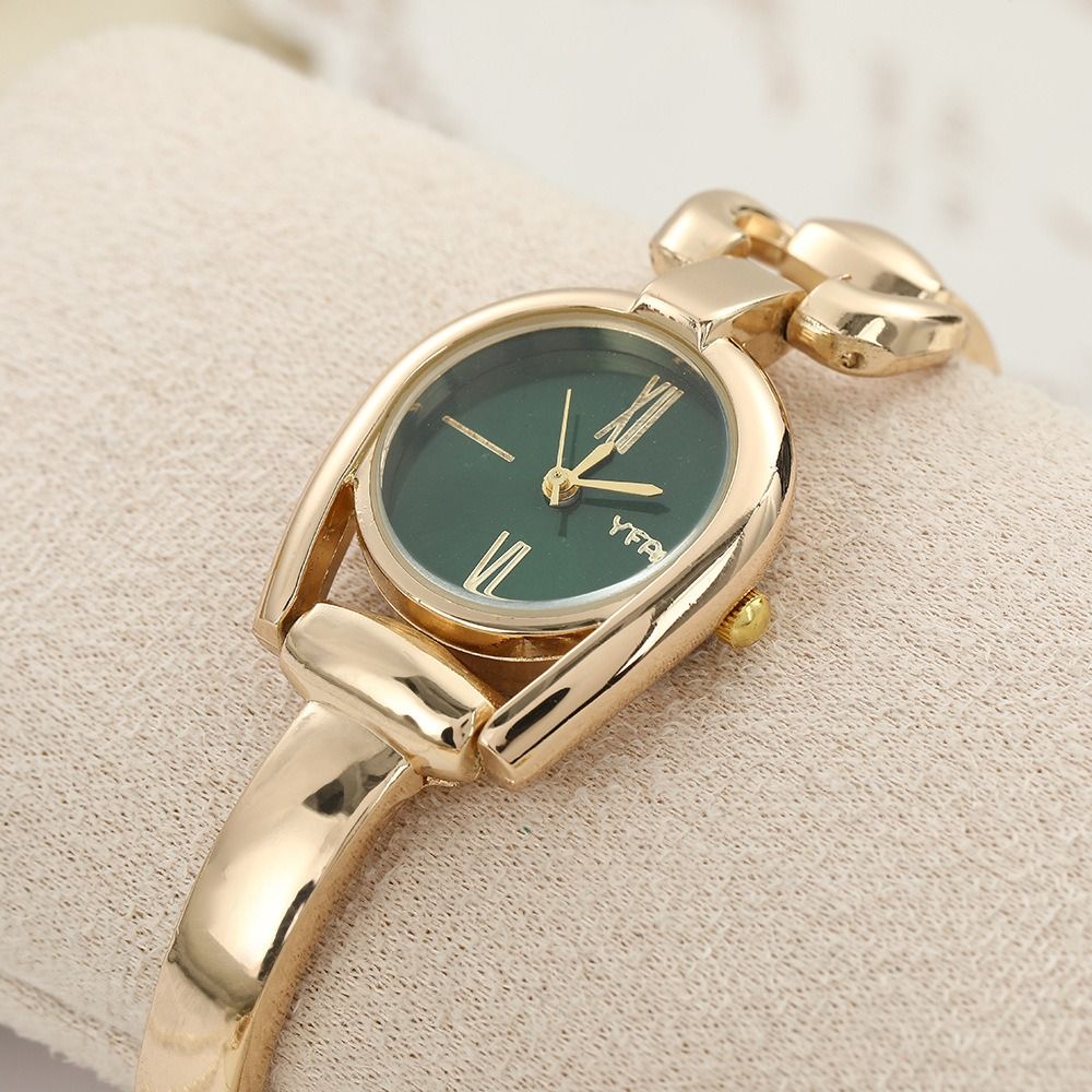 Jewelry Watches Vintage - Vintage Round Bracelet Watch Elegant Luxury