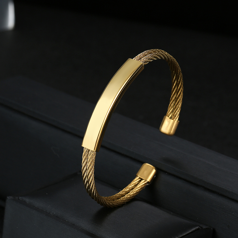 Engrave Name Date Bracelet Bar - огляд і ціна Engraved Name Necklace