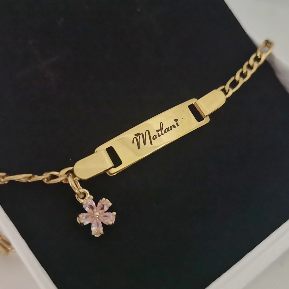 LeeChee Flower Zircon Small Pe - огляд і ціна Engraved Name Necklace